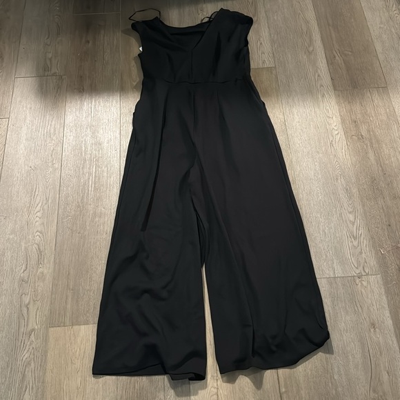NWT! Old Navy Black Ponte-Knit Jumpsuit - Multiple Sizes 🤎 - Picture 13 of 13